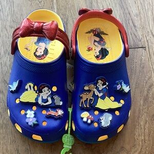 NWT Snow White Disney princess crocs girls size 3